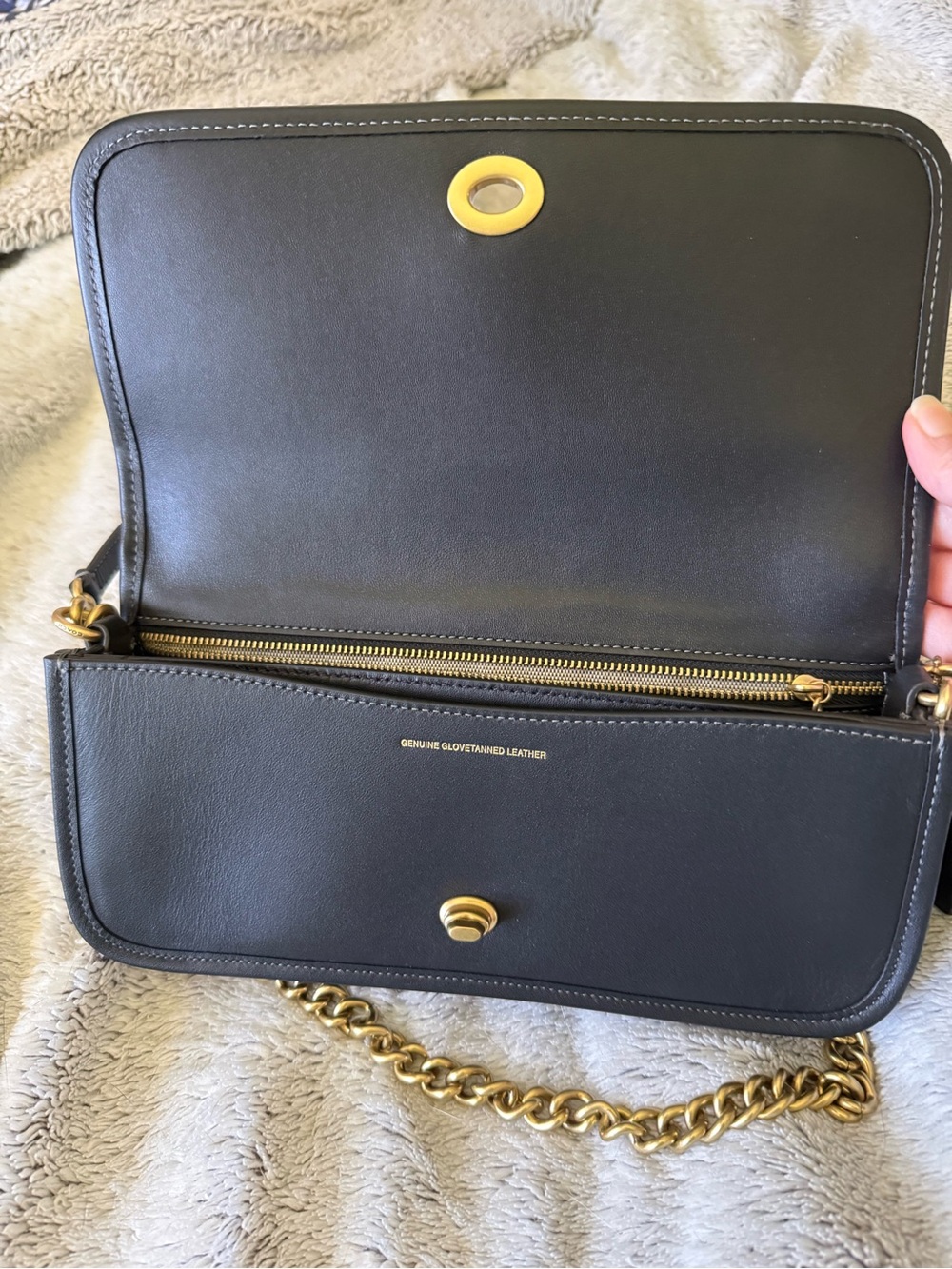 Coach Dinky bag black with gold hardware - Picture 3 of 16